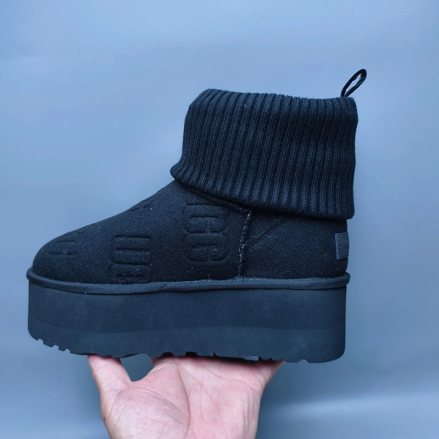 💰600 UGG sheepskin all-in-one snow boots 4047 suede LOGO wool top thick-soled boots Color: Gray Black Green Matching Size: 35-40